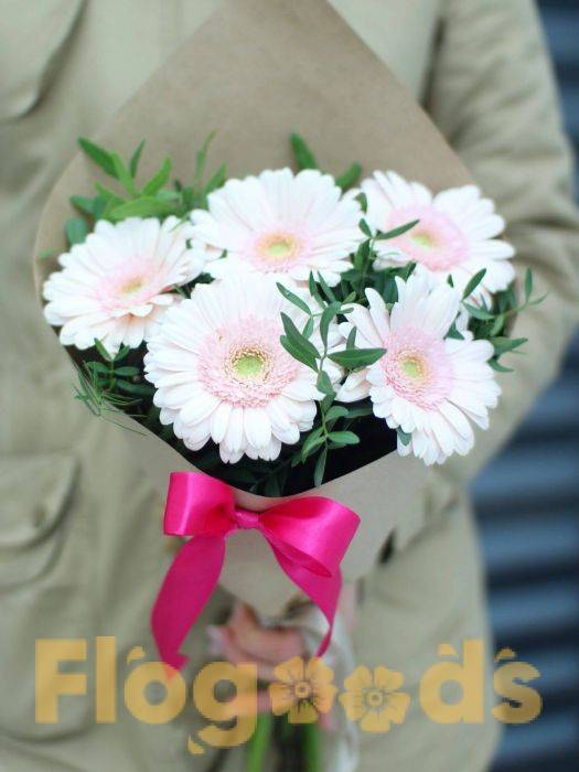 Букет «Изящный» за 4 090 руб.